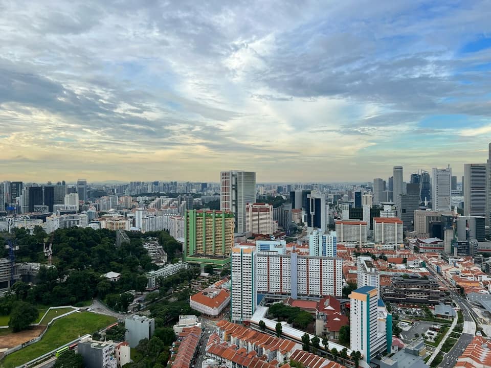 A city with many buildings